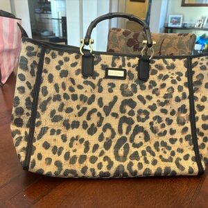 Chic Leopard Print Tote Bag